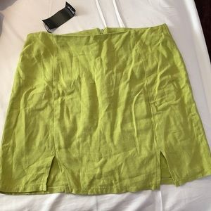 Double split hem skirt.